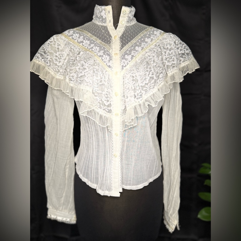 Vintage Jessica’s Gunnies San Francisco Cream Blouse Lace Ruffles